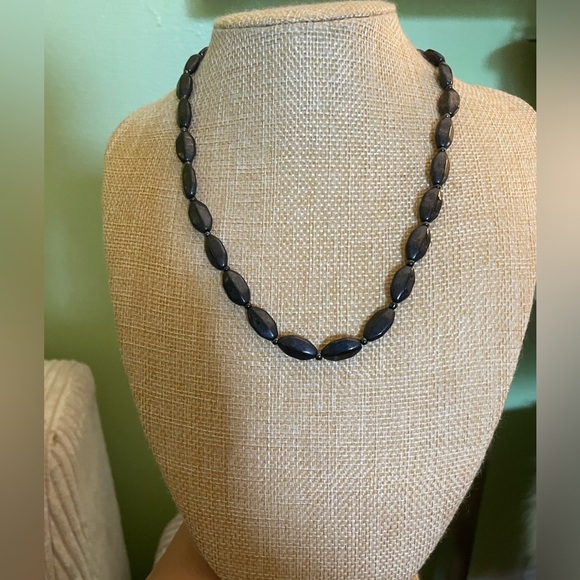 Black bead necklace - Picture 2 of 4